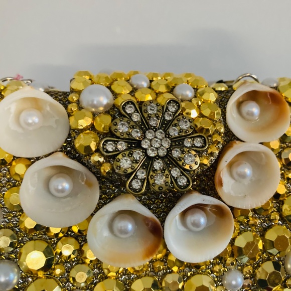 Elegant and classy Handmade one of kind purse - Picture 2 of 3